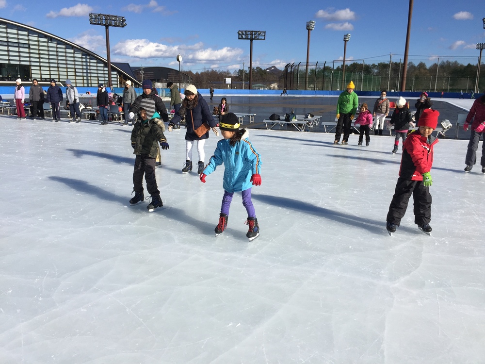 スノースポーツだけじゃない！ “銀盤の休日”長野県アイスリンク